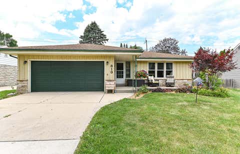 Photo of 810 17th Ave, South Milwaukee, WI 53172 (MLS # 1970227)
