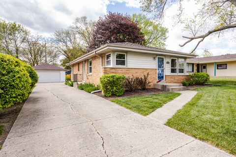 Photo of 4123 N 95th St, Wauwatosa, WI 53222 (MLS # 1962431)