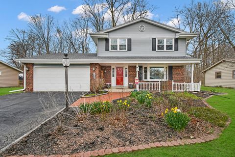 Photo of 7620 S 70th St, Franklin, WI 53132 (MLS # 1915834)