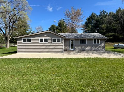 Photo of N4214 Dodge Rd, Manchester, WI 54615 (MLS # 1960975)