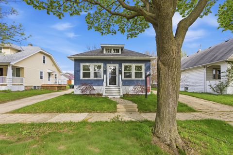 Photo of 536 N 61st St, Wauwatosa, WI 53213 (MLS # 1958480)