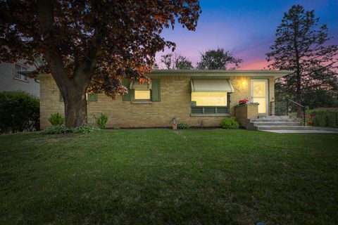 Photo of 5020 N Lovers Lane Rd, Milwaukee, WI 53225 (MLS # 1964693)