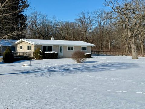 Photo of 2365 S Pine St, Burlington, WI 53105 (MLS # 1948335)