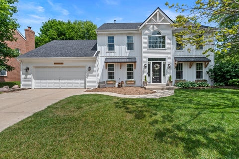 Photo of W63N1012 Holly Ln, Cedarburg, WI 53012 (MLS # 1924671)