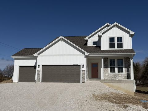Photo of N101W17188 Tanglewood Dr, Germantown, WI 53022 (MLS # 1939212)