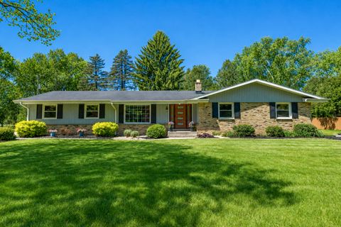 Photo of 11549 N Meadowbrook Dr, Mequon, WI 53097 (MLS # 1962258)