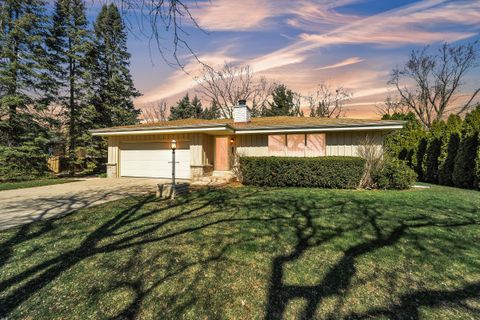Photo of 7979 S Wake Forest Dr, Oak Creek, WI 53154 (MLS # 1916095)