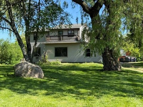 Photo of 1304 Terminal Rd, Grafton, WI 53024 (MLS # 1964525)