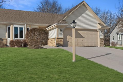 Photo of W159N11449 Red Oak Cir, Germantown, WI 53022 (MLS # 1959727)