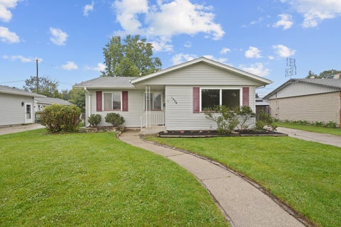 Photo of 1904 87th St, Kenosha, WI 53143 (MLS # 1983046)