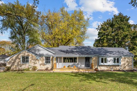 Photo of 10606 W Congress St, Wauwatosa, WI 53225 (MLS # 1941413)