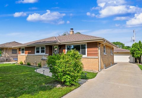 Photo of 3246 S 86th St, Milwaukee, WI 53227 (MLS # 1971707)