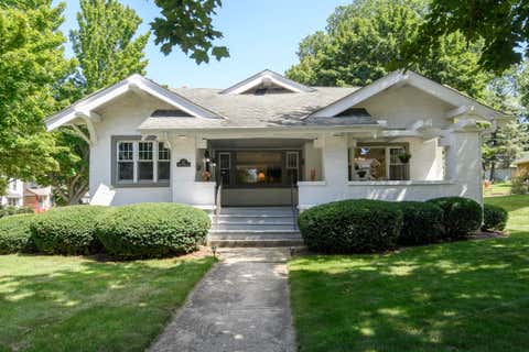 Photo of 121 N Hartwell Ave, Waukesha, WI 53186 (MLS # 1976984)