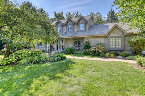 Photo of N41W27751 Ishnala Trl, Pewaukee, WI 53072 (MLS # 1979953)