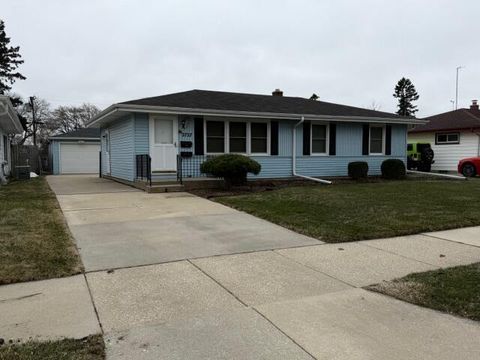 Photo of 2727 Rosalind Ave, Racine, WI 53406 (MLS # 1954876)