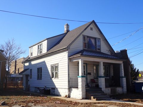 Photo of 4409 W Garfield Ave, Milwaukee, WI 53208 (MLS # 1957282)