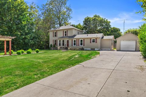 Photo of 1128 Lathrop Ave, Racine, WI 53405 (MLS # 1965511)