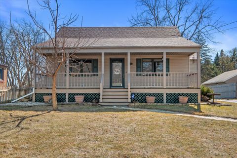 Photo of 3343 E Ryan Rd, Oak Creek, WI 53154 (MLS # 1955173)
