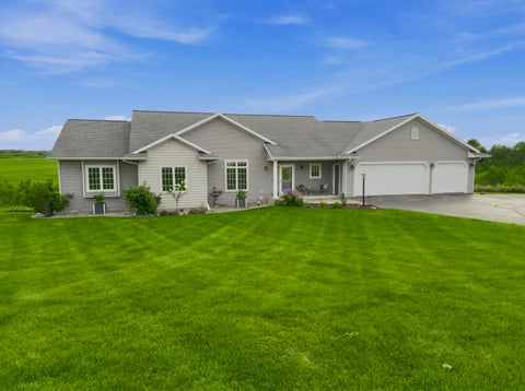 Photo of S5420 Eagle Dr, Viroqua, WI 54665 (MLS # 1978818)