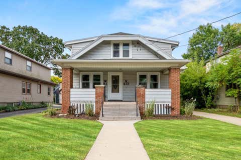 Photo of W61N413 Washington Ave, Cedarburg, WI 53012 (MLS # 1936401)