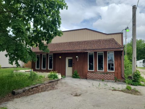Photo of 227 N Harmon St, Waldo, WI 53093 (MLS # 1969015)
