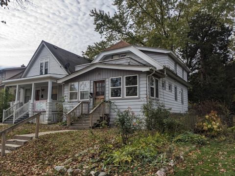 Photo of 5527 N 34th St, Milwaukee, WI 53209 (MLS # 1941986)