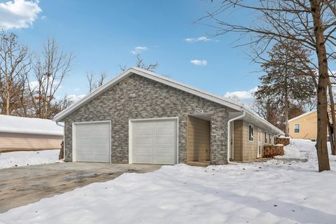 Photo of 8128 Truman Ct, Burlington, WI 53105 (MLS # 1945138)