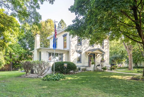 Photo of 610 Clyman St, Watertown, WI 53094 (MLS # 1957011)