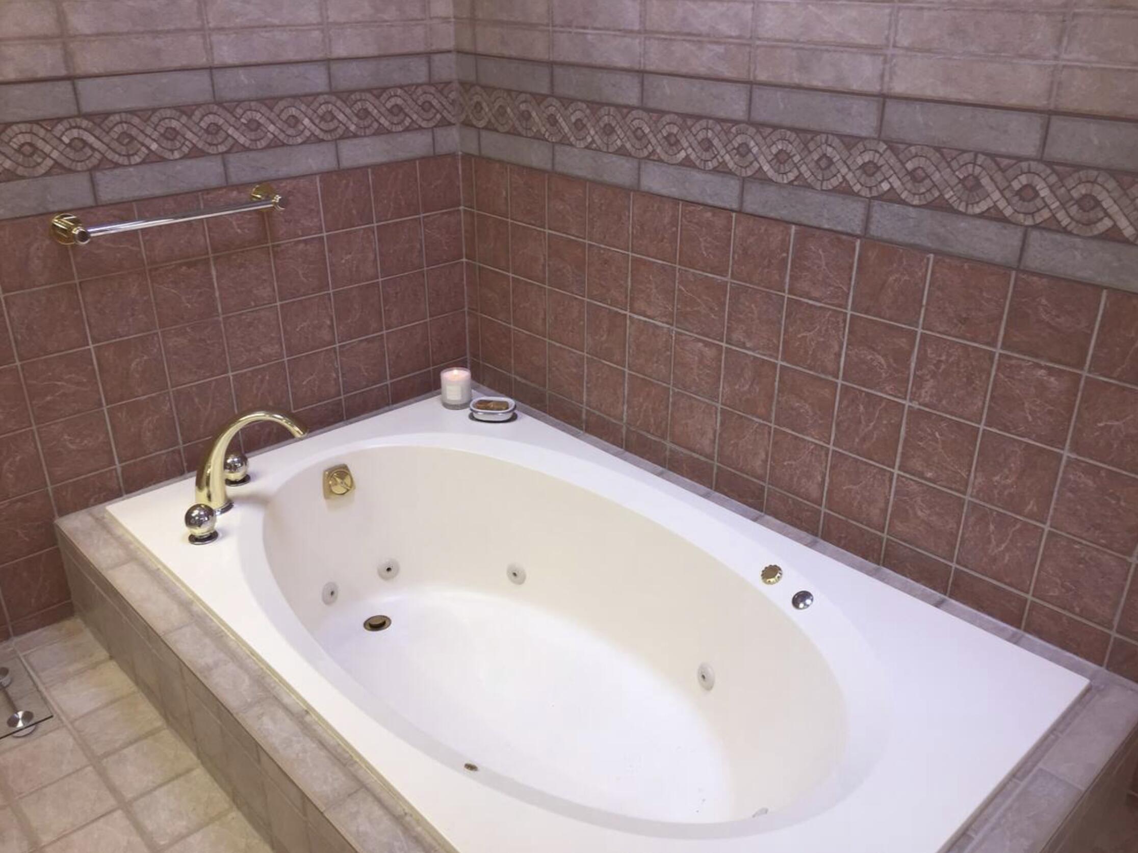 Port Washington, Arizona 53074, United States, 3 Bedrooms Bedrooms, ,3 BathroomsBathrooms,Residential,Active,176700