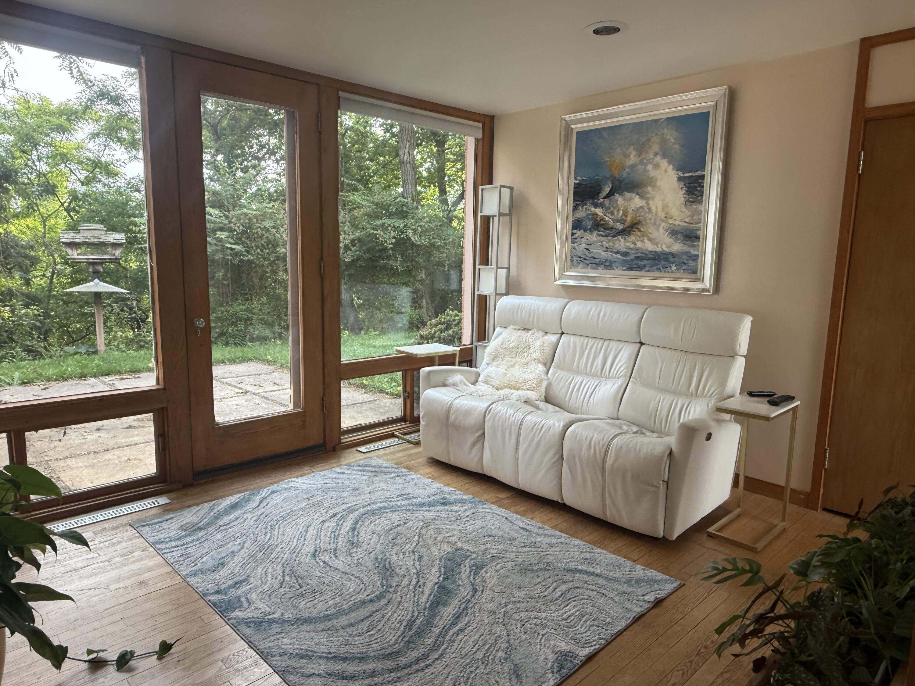 Port Washington, Arizona 53074, United States, 3 Bedrooms Bedrooms, ,3 BathroomsBathrooms,Residential,Active,176700