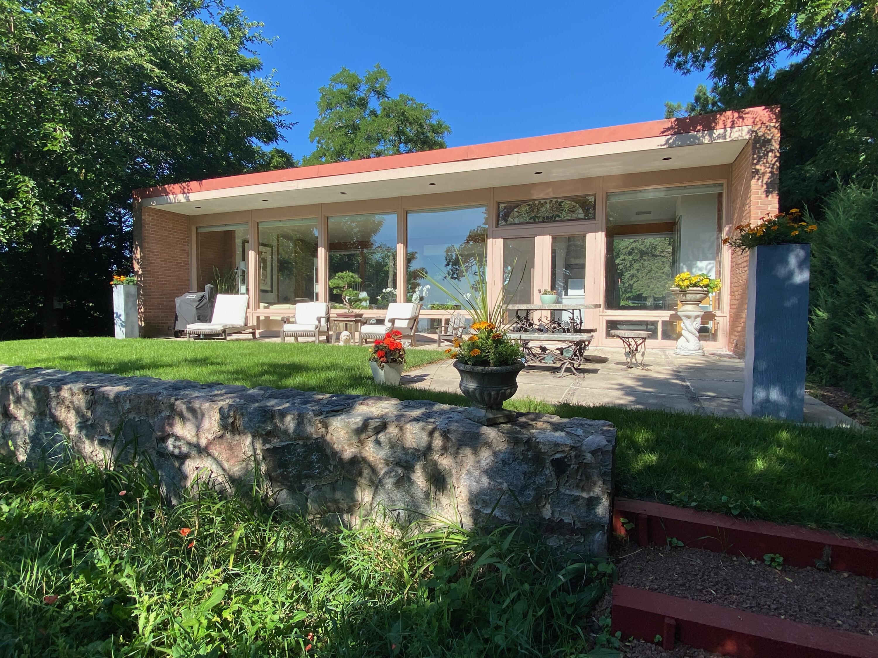 Port Washington, Arizona 53074, United States, 3 Bedrooms Bedrooms, ,3 BathroomsBathrooms,Residential,Active,176700