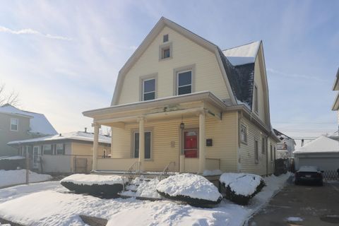 Photo of 2028 Carter St, Racine, WI 53402 (MLS # 1944717)