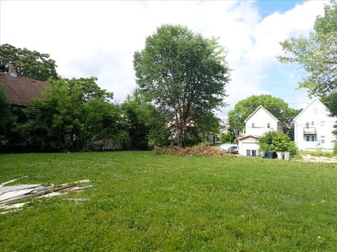 Photo of 2477 N 38th St, Milwaukee, WI 53210 (MLS # 1983428)