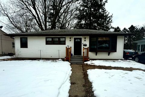 Photo of 1125 E Wisconsin St, Delavan, WI 53115 (MLS # 1950257)