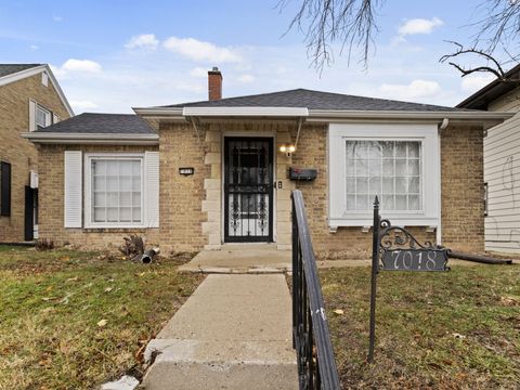Photo of 7018 W Hampton Ave, Milwaukee, WI 53218 (MLS # 1944108)