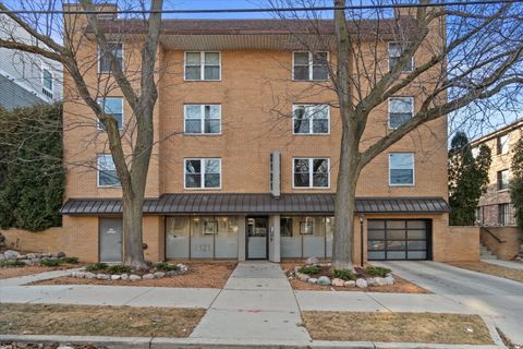 Photo of 2121 N Cambridge Ave, Milwaukee, WI 53202 (MLS # 1951718)