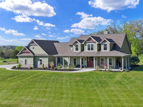Photo of W359S4157 Bowe Ct, Ottawa, WI 53118 (MLS # 1962633)