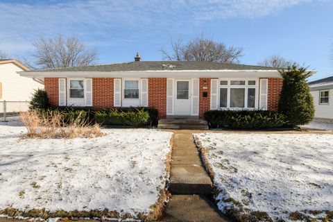 Photo of 5034 S 20th St, Milwaukee, WI 53221 (MLS # 1947429)