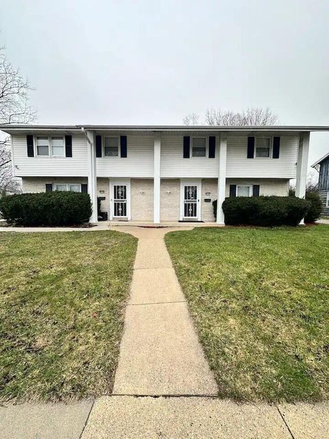 Photo of 6553 N Bourbon St N, Milwaukee, WI 53224 (MLS # 1956248)