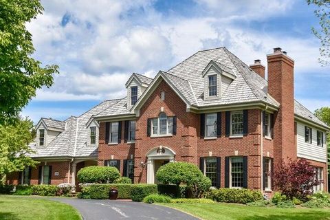 Photo of 10606 N Wood Crest Ct, Mequon, WI 53092 (MLS # 1930090)