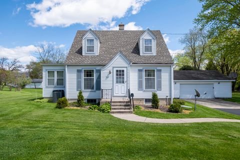 Photo of 310 ZION St, Hartland, WI 53029 (MLS # 1959631)