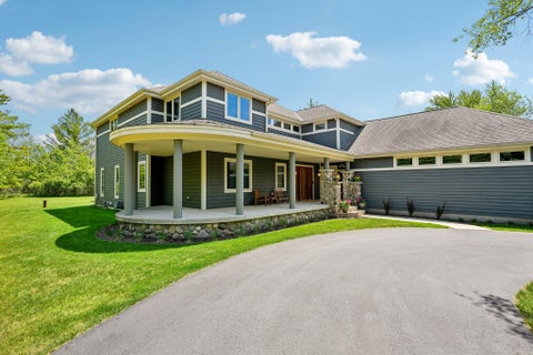 Photo of 12302 N Madero Dr, Mequon, WI 53092 (MLS # 1963528)