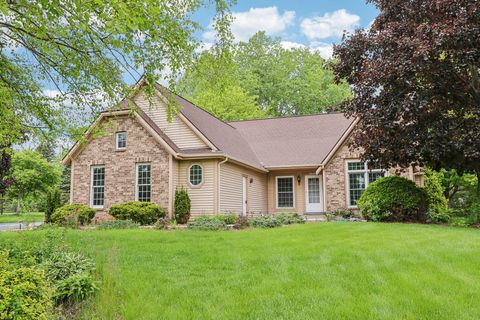 Photo of N61W14730 Woodcrest Ct, Menomonee Falls, WI 53051 (MLS # 1920789)