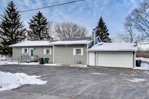 Photo of 11534 Antioch Rd, Salem Lakes, WI 53179 (MLS # 1945382)