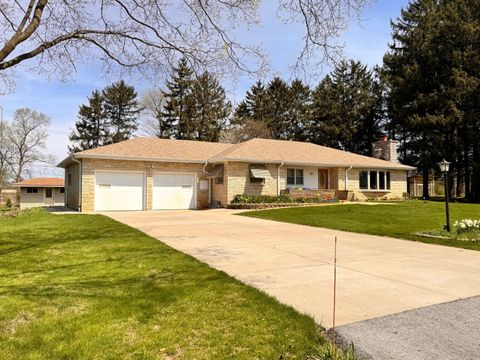 Photo of 15060 Carpenter Rd, Brookfield, WI 53005 (MLS # 1917537)