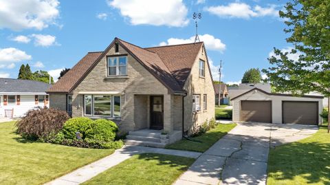 Photo of 2114 Arizona Ave, Sheboygan, WI 53081 (MLS # 1968444)