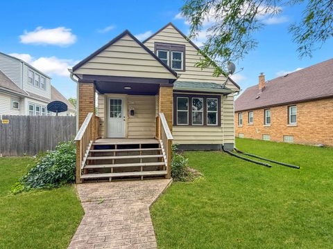 Photo of 4672 N 40th St, Milwaukee, WI 53209 (MLS # 1949780)