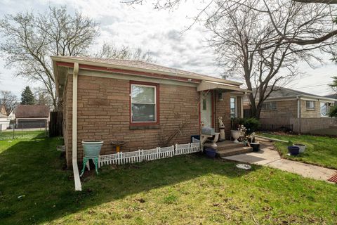 Photo of 4826 N 76th St, Milwaukee, WI 53218 (MLS # 1958690)