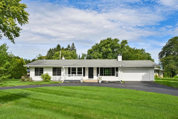 6226 W ESTER PL, MILWAUKEE, WI 53223 - Image a9e366ce3fc3b3eadebd8a99639ed784/4112267686