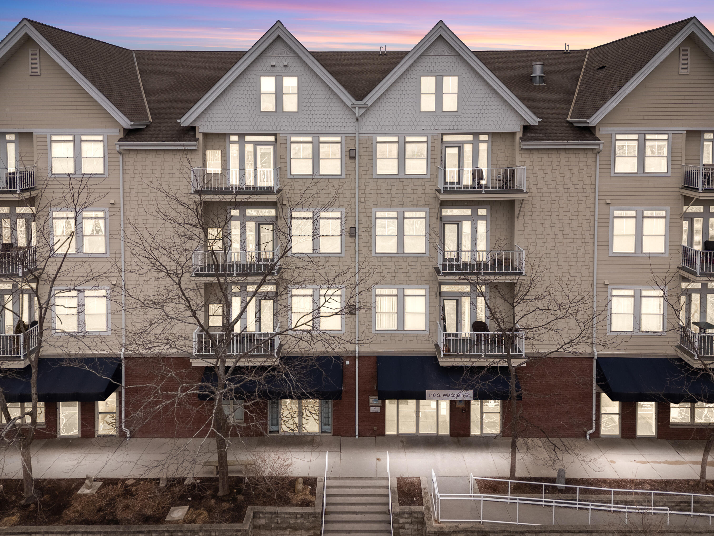 Port Washington, Wisconsin 53074, United States, 1 Bedroom Bedrooms, ,2 BathroomsBathrooms,Residential,Active,84934